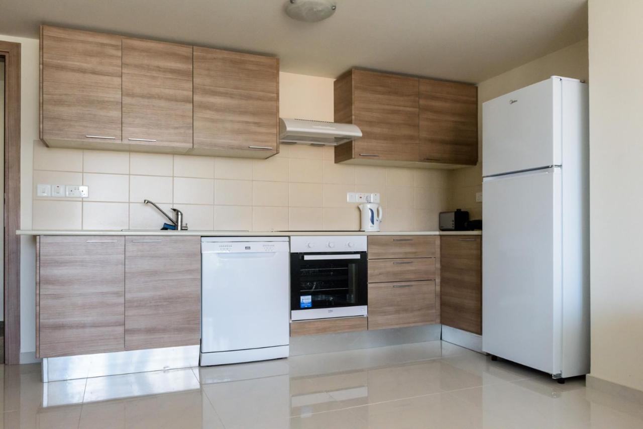 Zavos Marathon Beach Apartments Limassol Exterior foto
